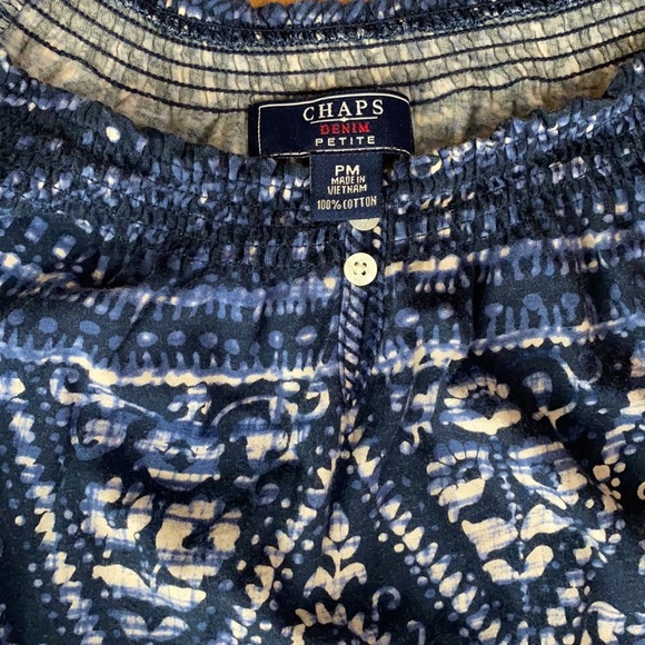 Chaps blue and white Aztec design short sleeve banded top size petite medium - Picture 5 of 6